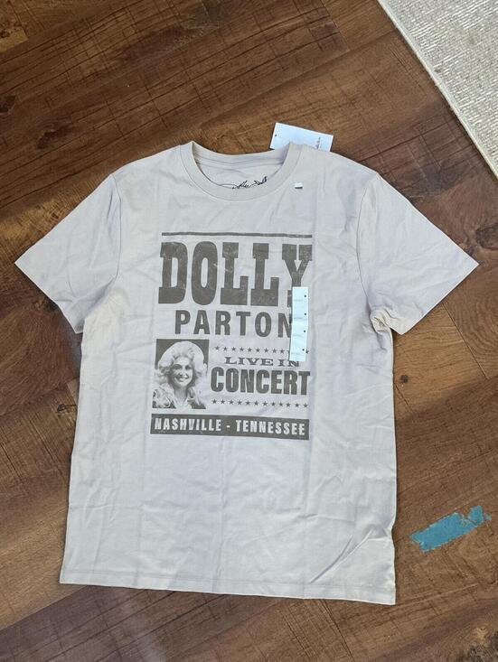 Dolly Parton Tops - NWT Goodfellow & Co Dolly Parton Live in Concert Nashville T-Shirt Size M